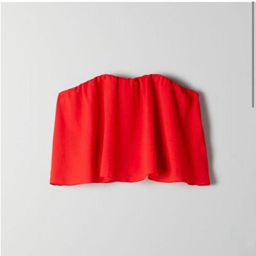 Aritzia Women's Red Crop-top